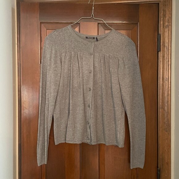 Size Large Daisy Fuentes light gray button down sweater - Picture 2 of 9